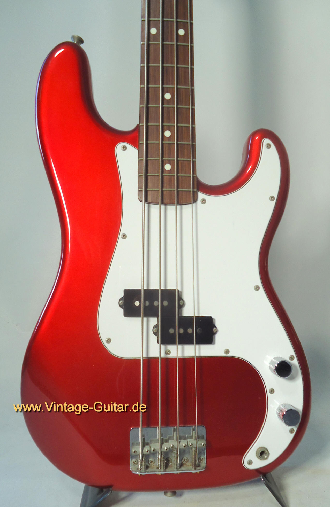Fender Precision Bass  JV medium scale-b.jpg